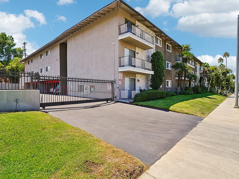 Dwell Apartment Homes — Photo 19