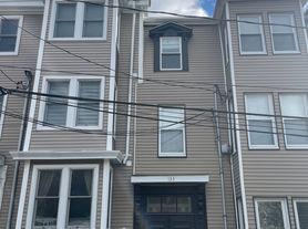 133 Eutaw St, Boston, MA