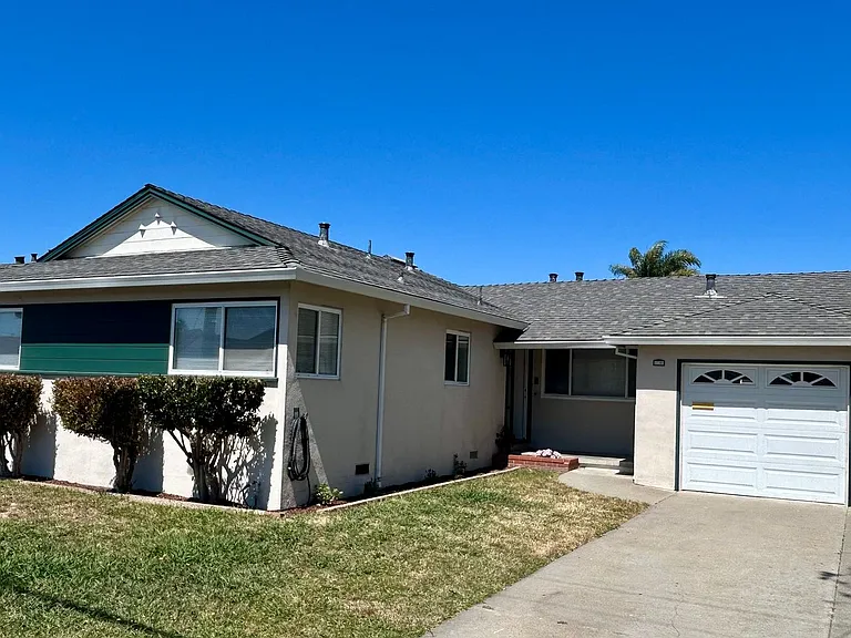 15380 Ruggles St — Photo 1