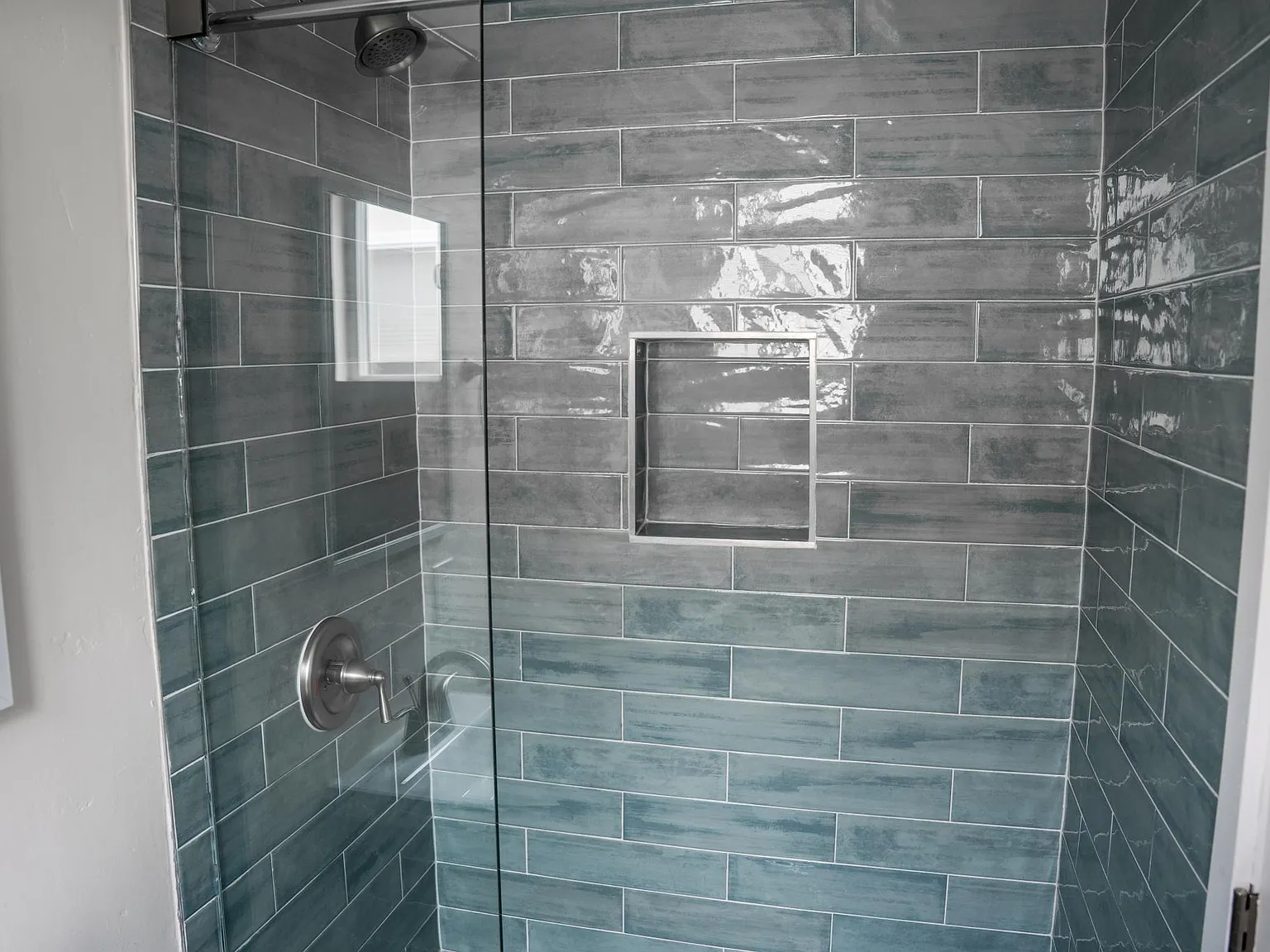 2 bed, 750 sqft, $2,400 — Photo 1