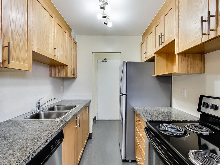 101 Cosburn Ave #104 — Photo 72