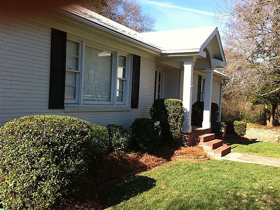 front entrance view from driveway