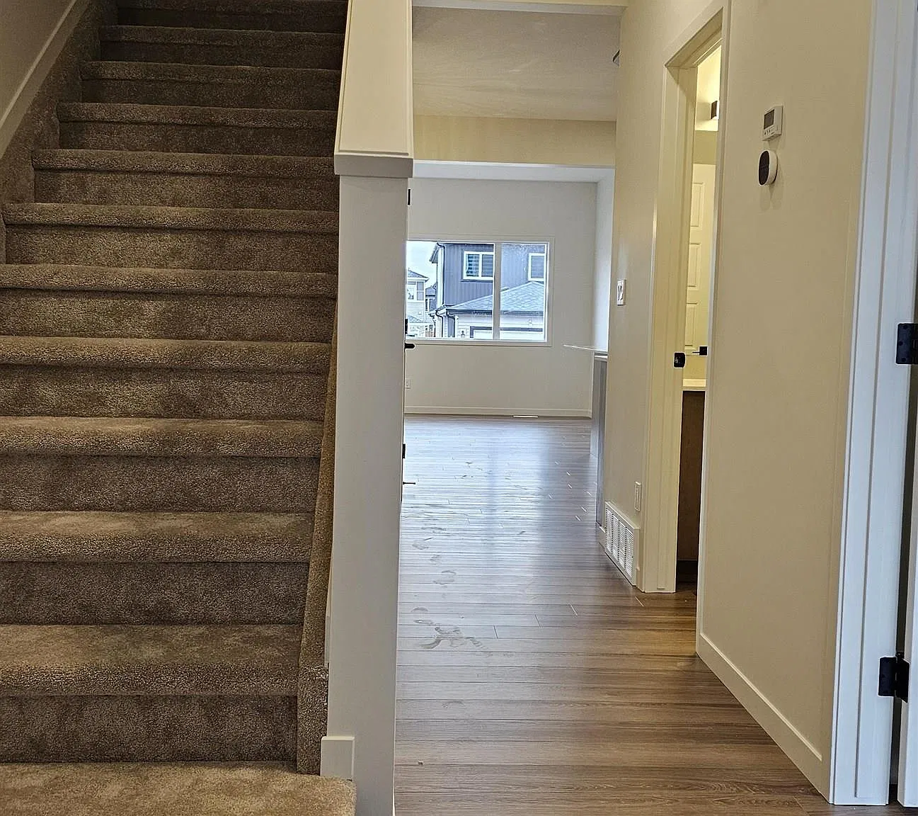 4 bed, 3.0 bath, 1605 sqft, $2,400 — Photo 2