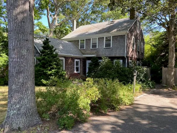 21 Sumner St, Falmouth, MA 02543