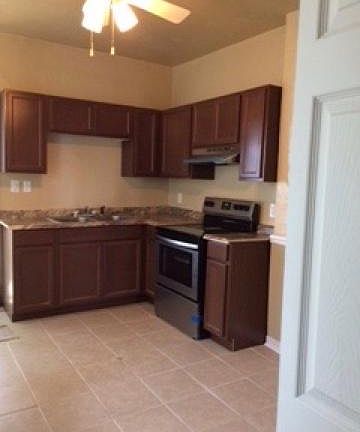 3rd image of 825 Mt Vernon Ave