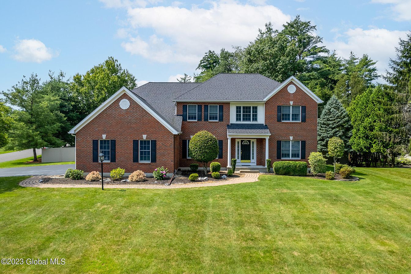 1st image of 19 Queen Anne Drive