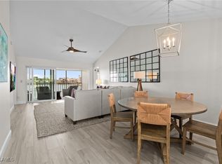10682 Gulf Shore Dr APT 301, Naples, FL 34108