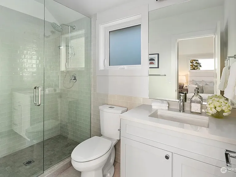 10764 Sand Point Way NE — Photo 7