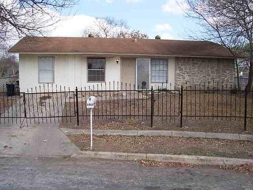 1st image of 8602 LITTLE WOLF DR