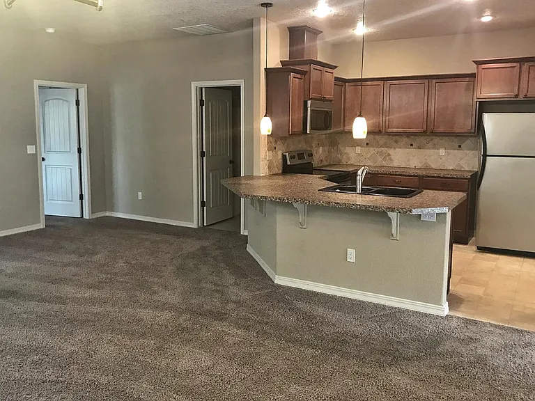 2476 N Locust Grove Rd — Photo 3
