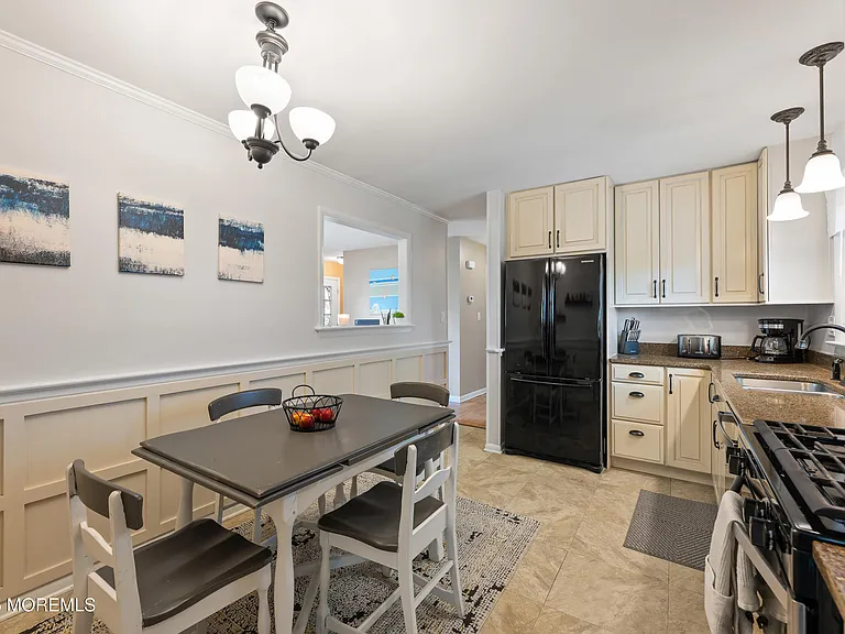 2202 Beach Blvd — Photo 13