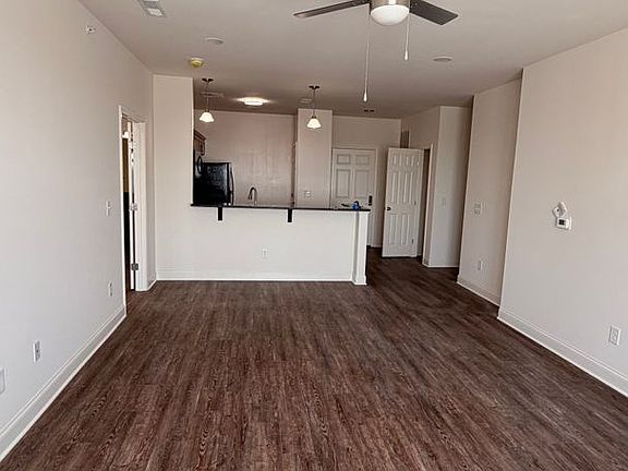 3rd image of 703 E Clay St #50