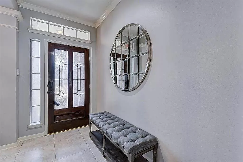 3 bed, 2.5 bath, 2090 sqft, $3,950 — Photo 4