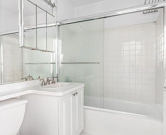 5th image of 201 E 77th St APT 3F