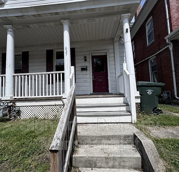 627 N Mulberry St — Photo 2