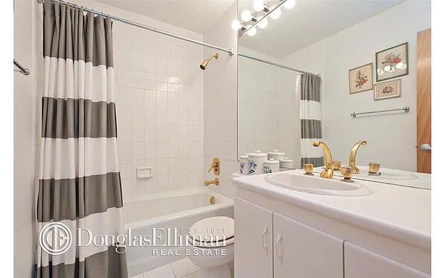Rented by Douglas Elliman | media 19