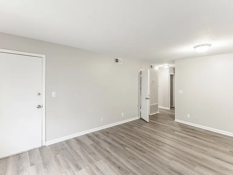 Sandlin Villas Apartments — Photo 8