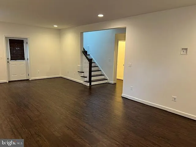 5 bed, 4.5 bath, 2682 sqft, $5,250 — Photo 3