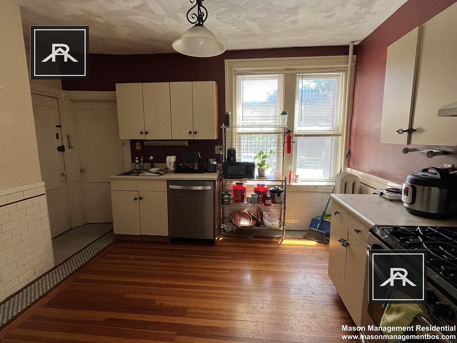 3 bed, 1.0 bath, 1650 sqft, $4,800 — Photo 3