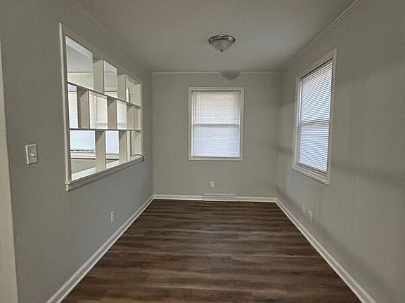 5th image of 2731 Mary Ave