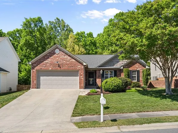 6709 Elm Hill Dr, Clemmons, NC 27012