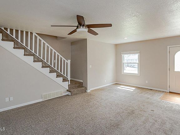 3rd image of 812 W College Ave