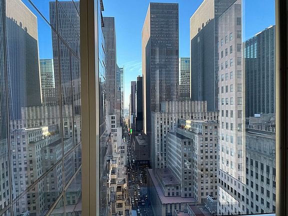 5th image of 18 W 48th St APT 24B