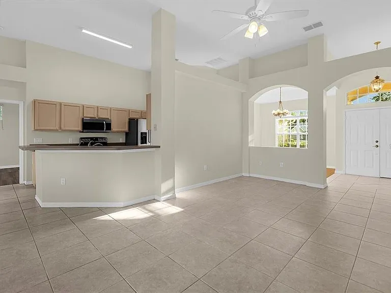 13131 Luxbury Loop — Photo 4