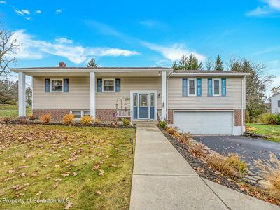 101 Carriage Ln, Clarks Summit, PA, 18411