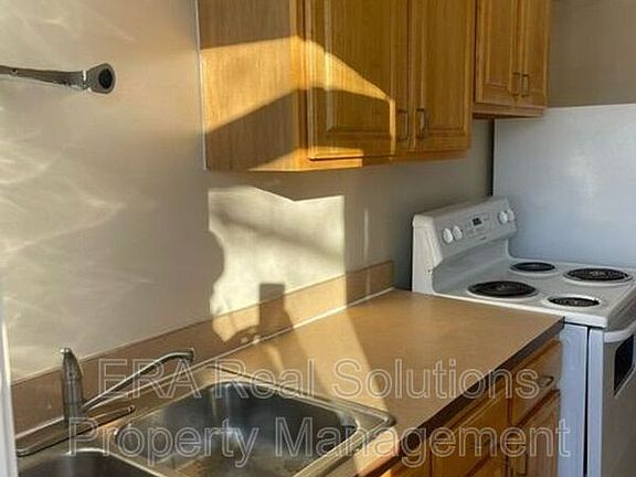 5th image of 323 Mayfair Blvd APT C