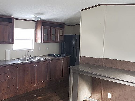 3rd image of 219 Canyon Vlg