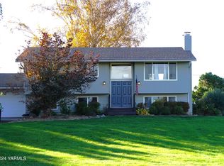11 Kenyon Ln, Selah, WA 98942