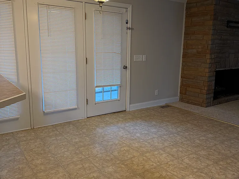 2012 S Mebane St #104 — Photo 14