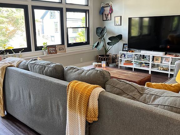 4th image of 1010 Elmwood Ave #203