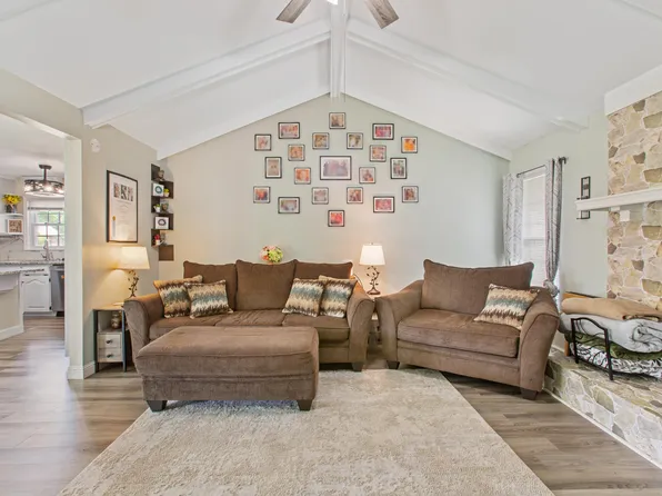 264 Columbia Dr, Ladson, SC 29456