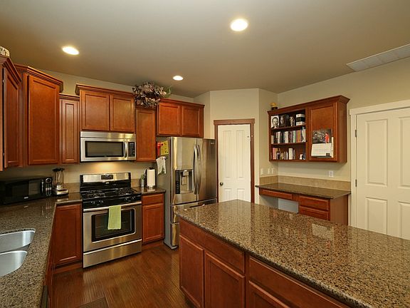 4th image of 305 197th St SW