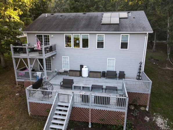 1077 S Lakeview Dr, De Soto, MO 63020