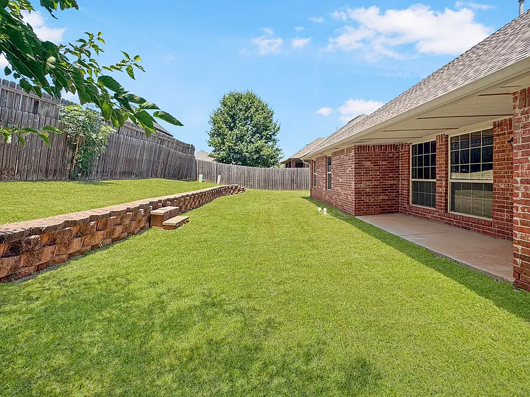 2912 Tara Ln — Photo 31