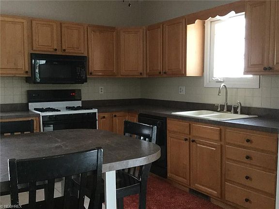 2nd image of 2382 Lyon Blvd