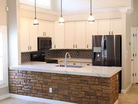 5th image of 8942 Eastman Dr