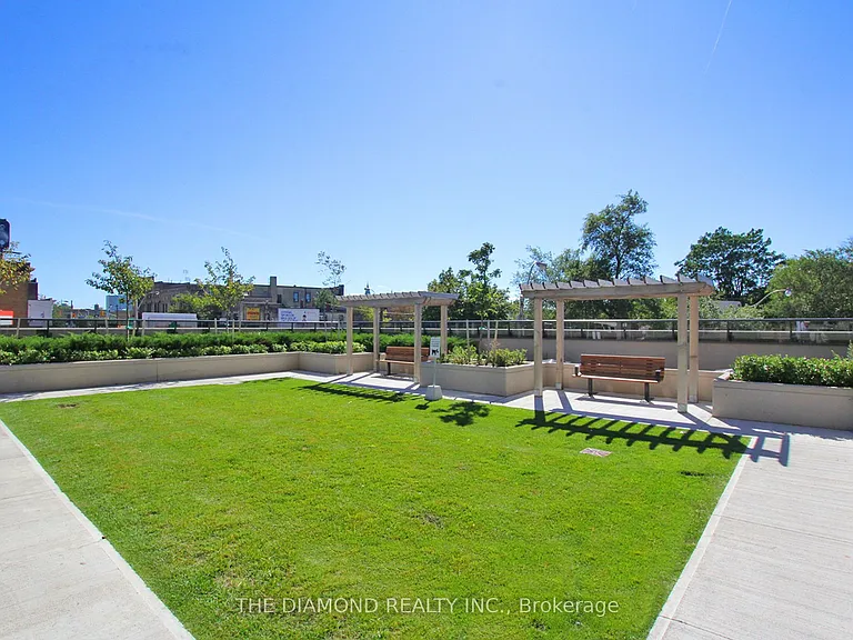 61 Heintzman St #1501 — Photo 42