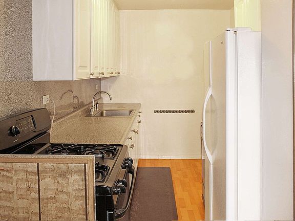4th image of 448 Neptune Ave Unit 3B