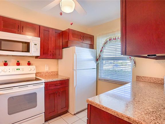 4th image of 704 Brandywine Dr