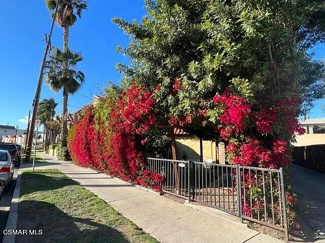 2 bed, 1000 sqft, $2,400 — Photo 1