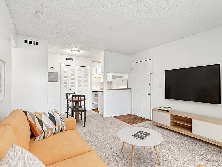 Harbor Beach — Photo 15