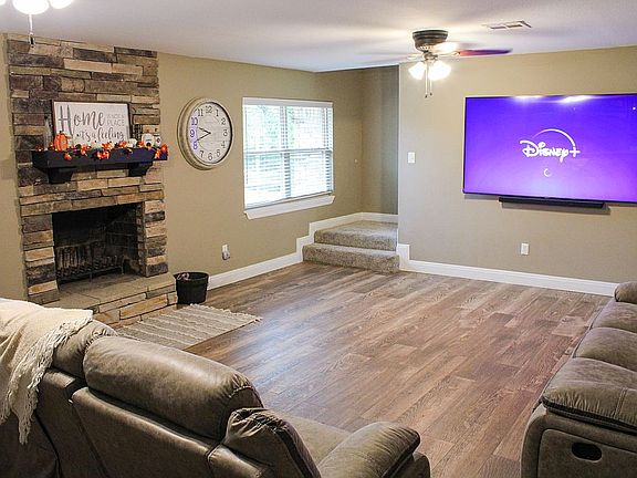 3rd image of 306 W Pineshadows Dr