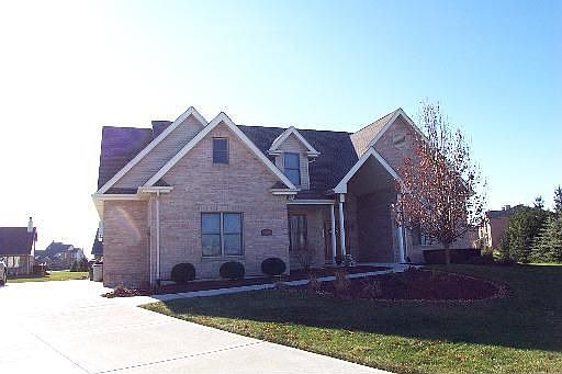 Front of Home from driveway.