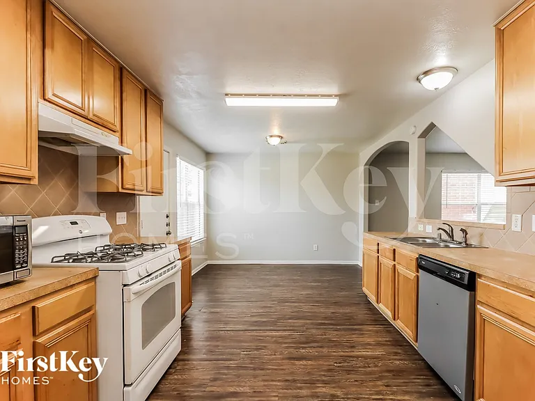 25339 Barmby Dr — Photo 6