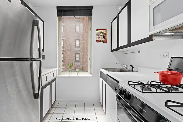 Rented by Douglas Elliman | media 14