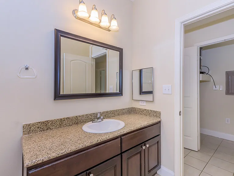 Arista Apartments — Photo 23